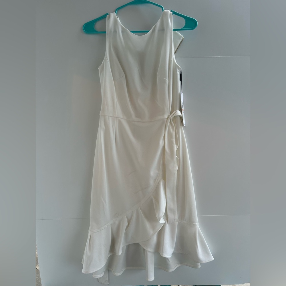 Elegant Ivory Sleeveless Dress